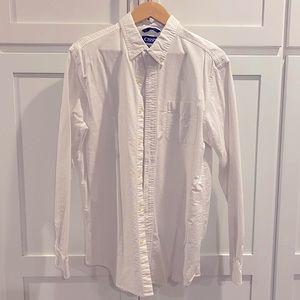 CHAPS STRETCH OXFORD. White button up size Large. Great condition.